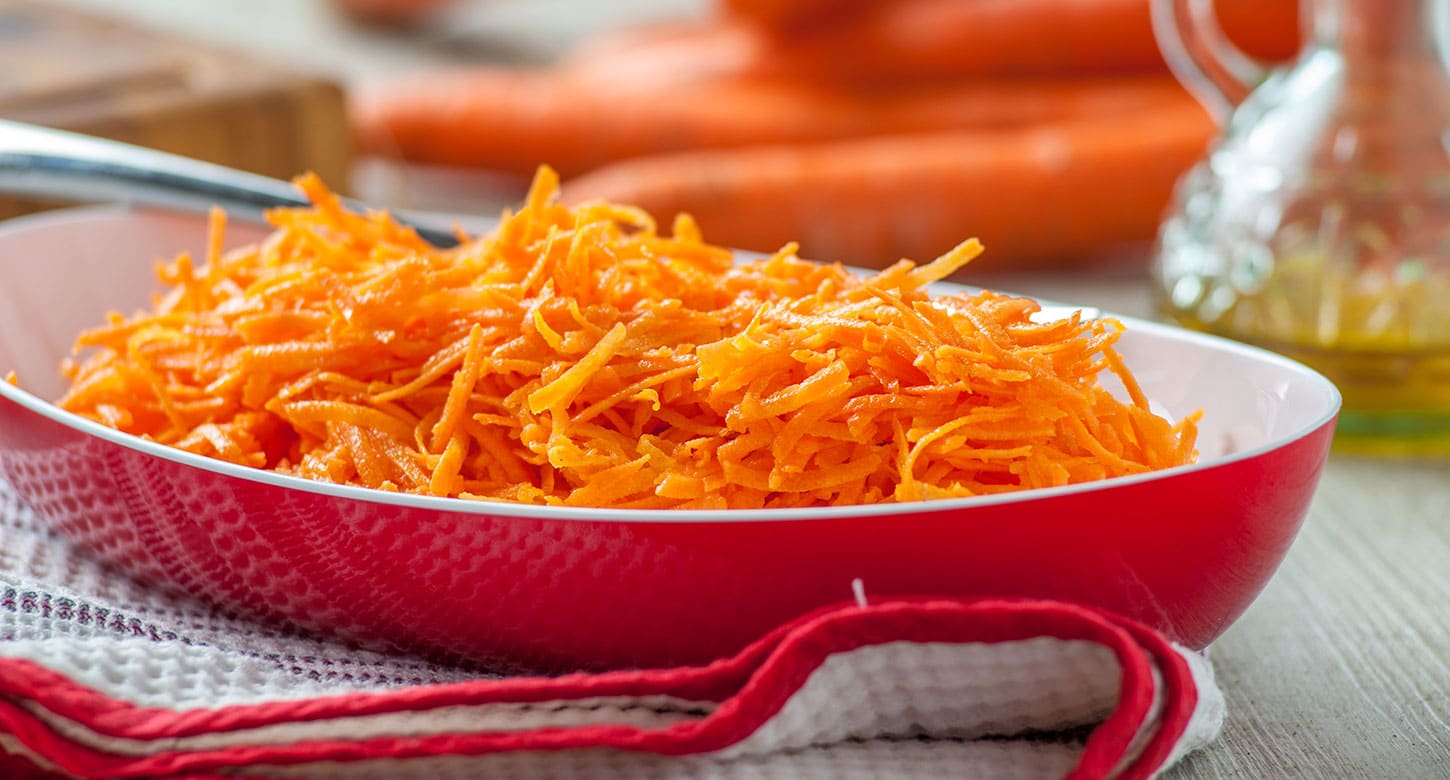 Recette de carottes râpées aux graines de sésame et à la ...